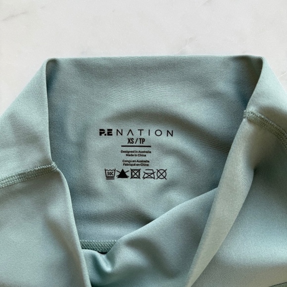 P.E Nation Women’s Green Workout Stretch Shorts – Size XS – Excellent Condition - Picture 3 of 5